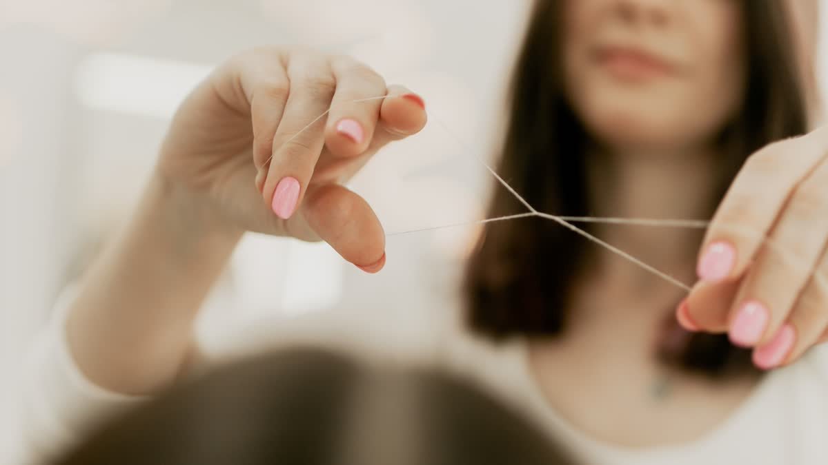 Ferramentas de design de sobrancelha organizadas, material que entra na conta de quanto ganha uma designer de sobrancelha